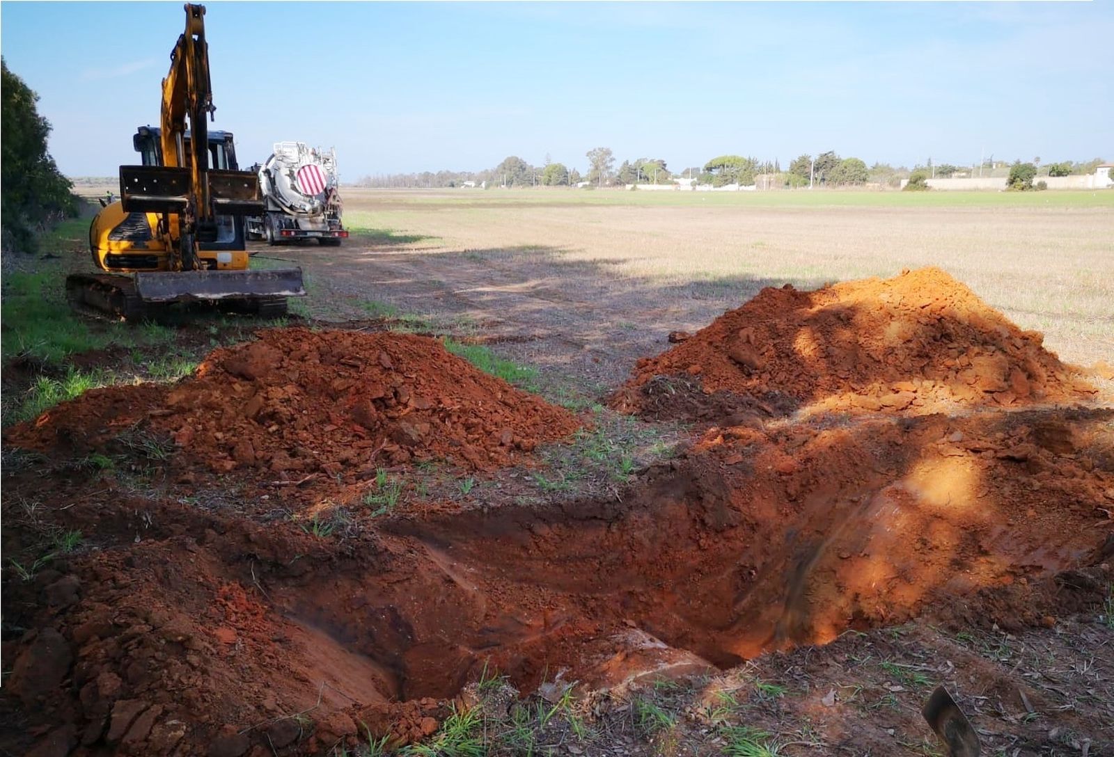 Maquinaria para la limpieza de la conexión con la red de pluviales.