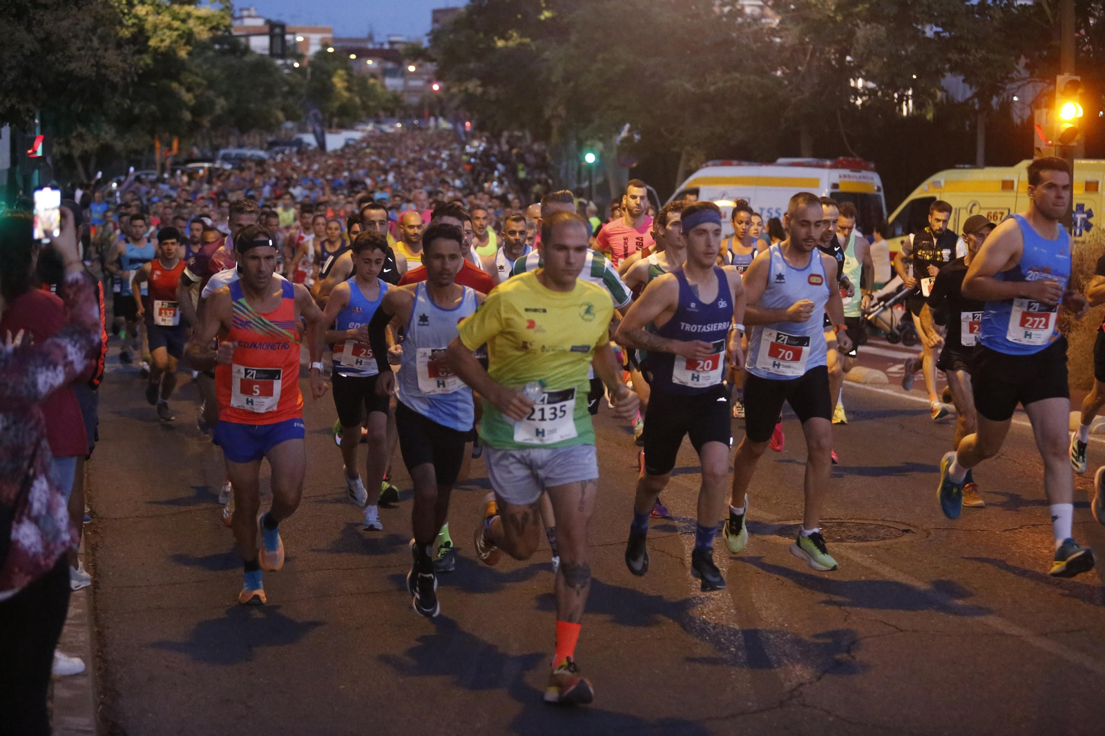 Las mejores fotos de la 21 edición de la Nocturna Trotacalles de Córdoba