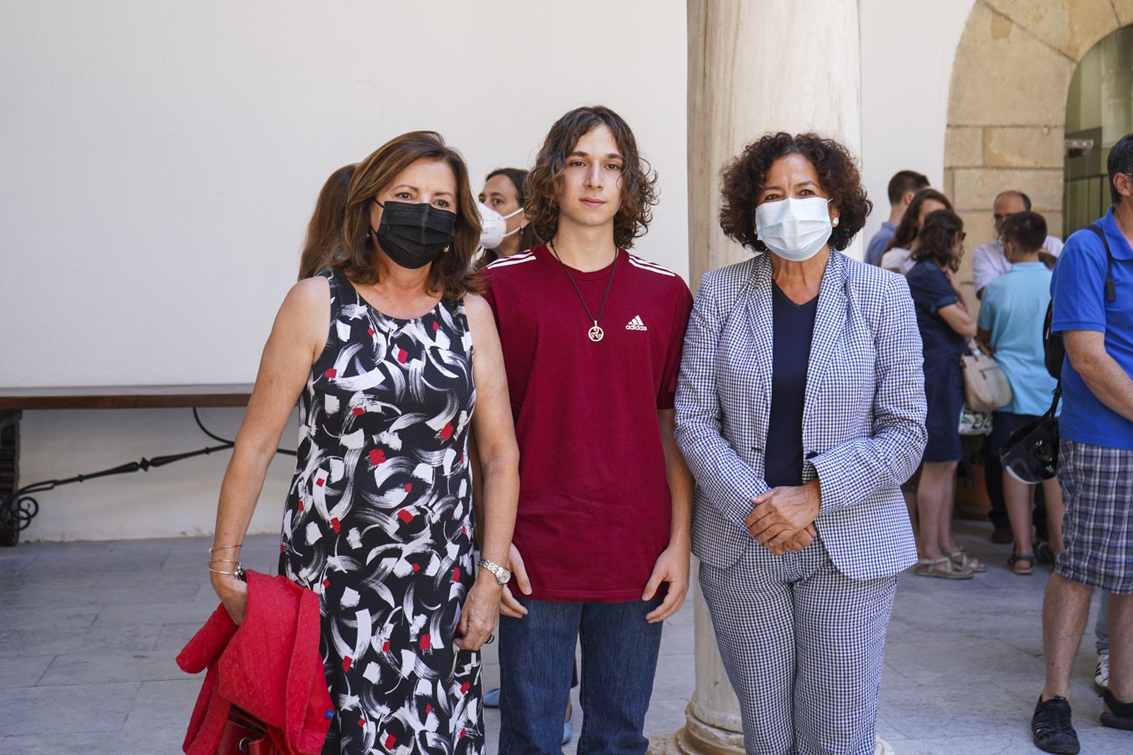Fotos: estos son los 30 mejores estudiantes de selectividad en Granada homenajeados por la UGR