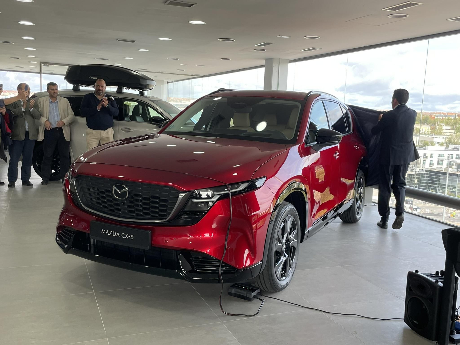 La crecida tercera generación del Mazda CX-5 se muestra por primera vez en España La crecida tercera generación del Mazda CX-5 se muestra por primera vez en España