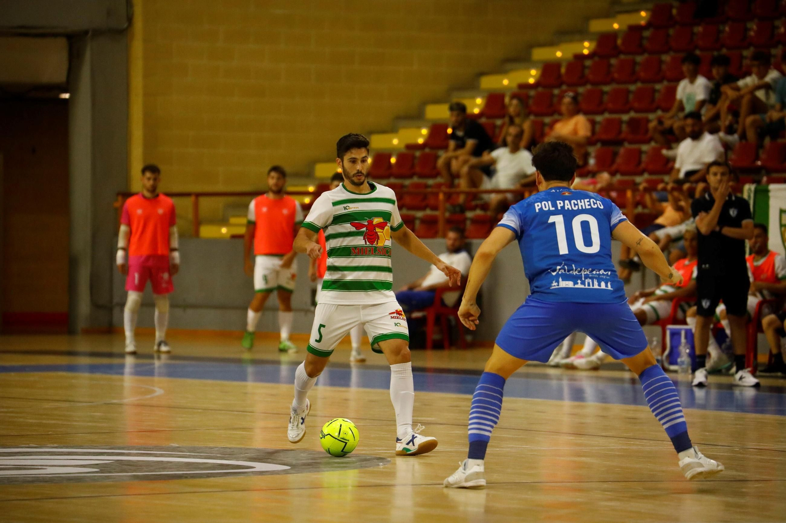 El Córdoba Futsal sigue invicto en pretemporada tras empatar ante el Viña Albali Valdepeñas