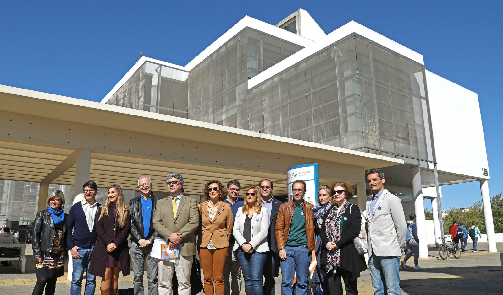 Miguel Ángel Pendón y su equipo de colaboradores, ayer en el Campus de Jerez.