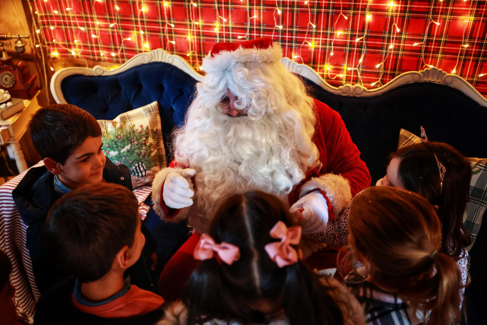 Papa Noel abre su casa en San Fernando: las imágenes de la inauguración y los horarios para visitarlo