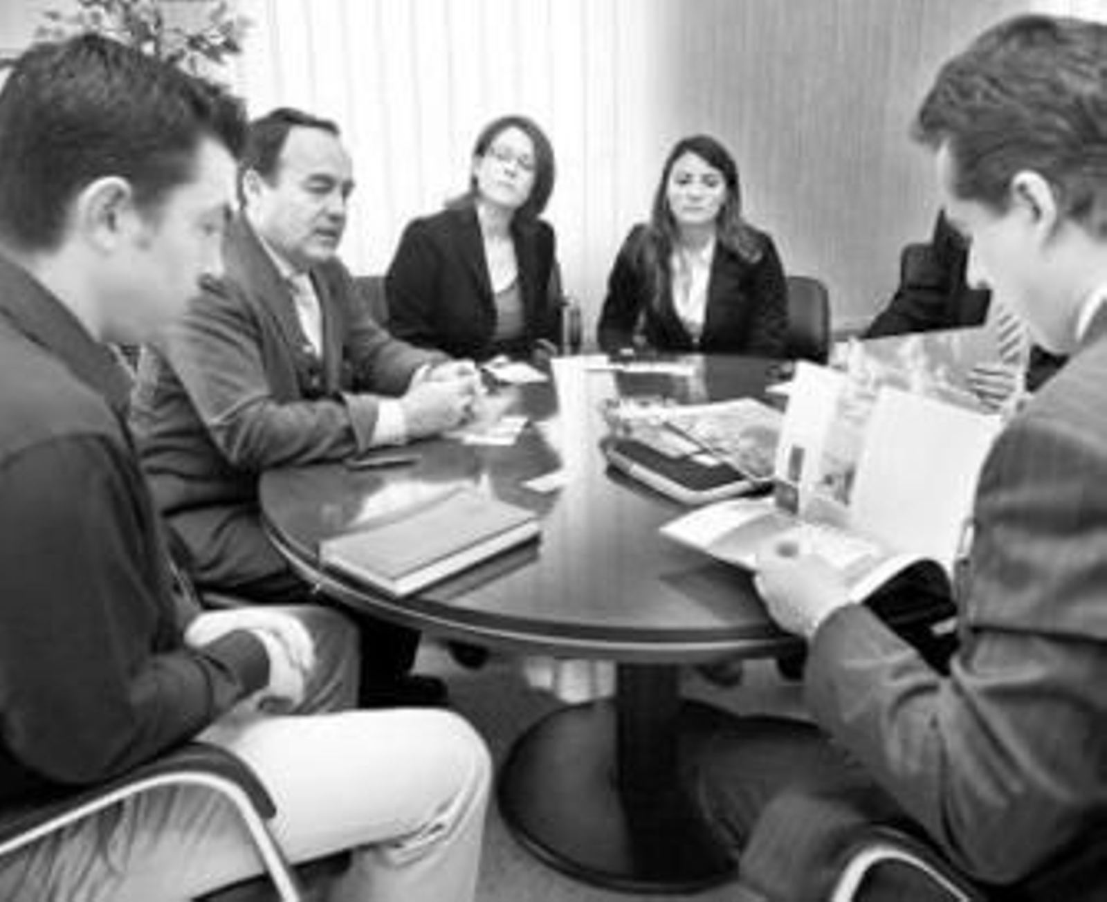 Los participantes en las jornadas, durante el debate.
