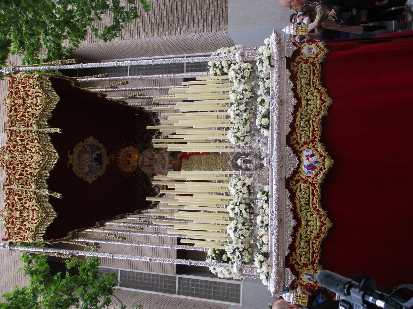 Imágenes de la estación de penitencia de la Hermandad de Pasión de Almería