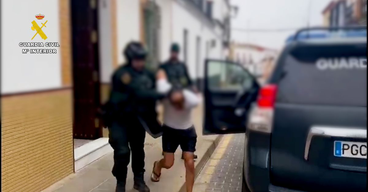 Vídeo | Detenido por amenazar con un arma de fuego a su ex pareja en ...