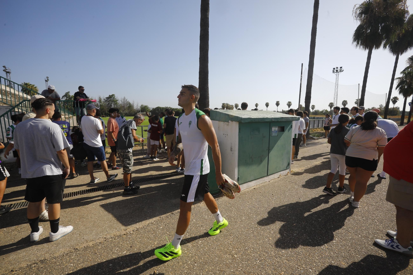 La ilusión puede con el calor en el primer entrenamiento del Córdoba CF