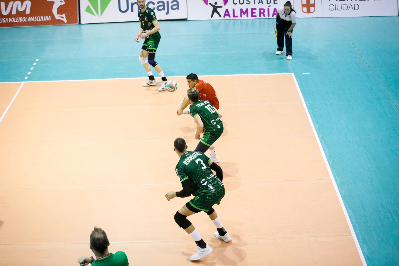Imágenes del partido entre Unicaja Almería y Grupo Herce Soria