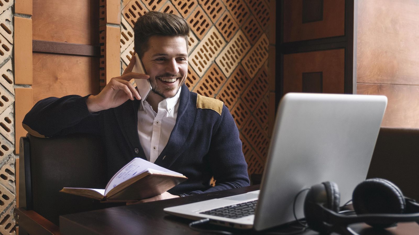 ¿Qué hay detrás de las redes sociales?