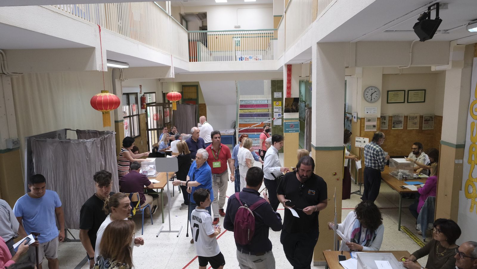 Imágenes de las votaciones en las Elecciones Municipales 2023, en Almería capital