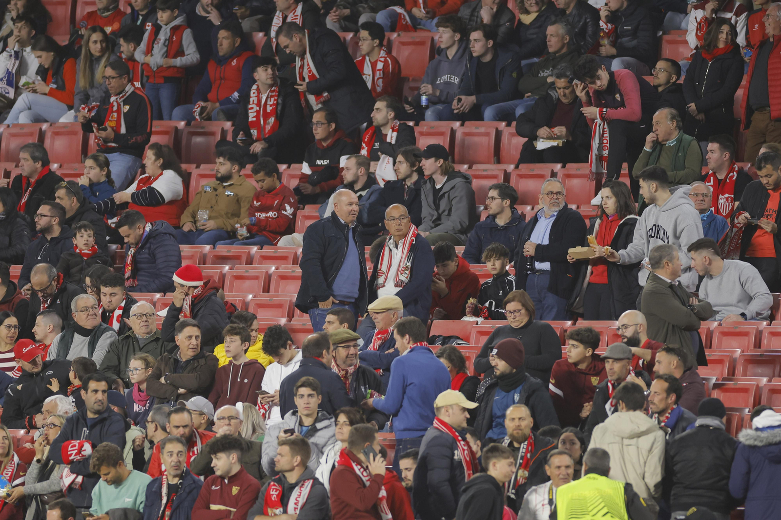 Búscate en las fotos del SEVILLA FC-PSV EINDHOVEN