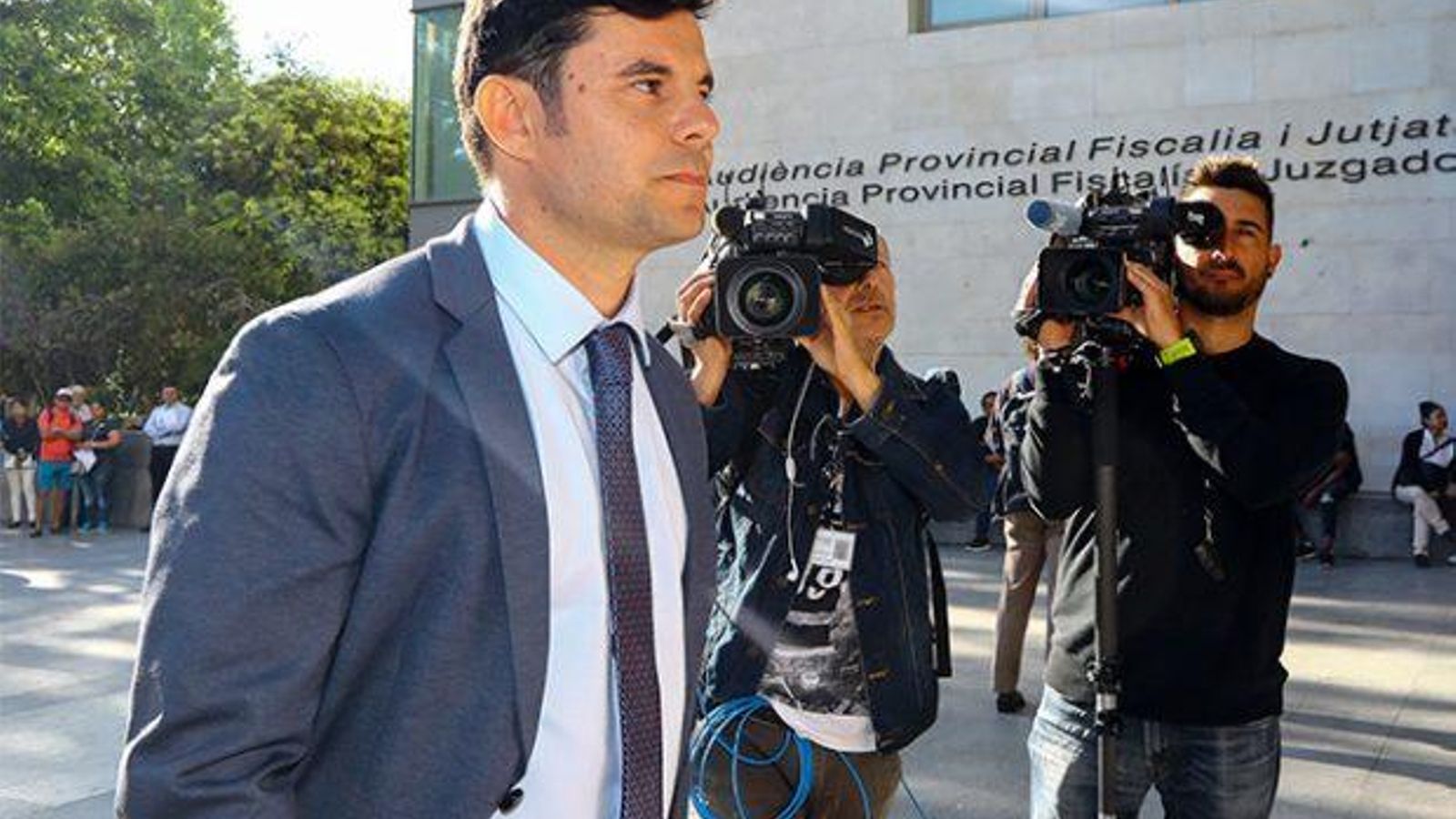 Javier Santos, a la salida de los numerosos juicios que ha tenido en los últimos años con motivo de la demanda de paternidad que interpuso.