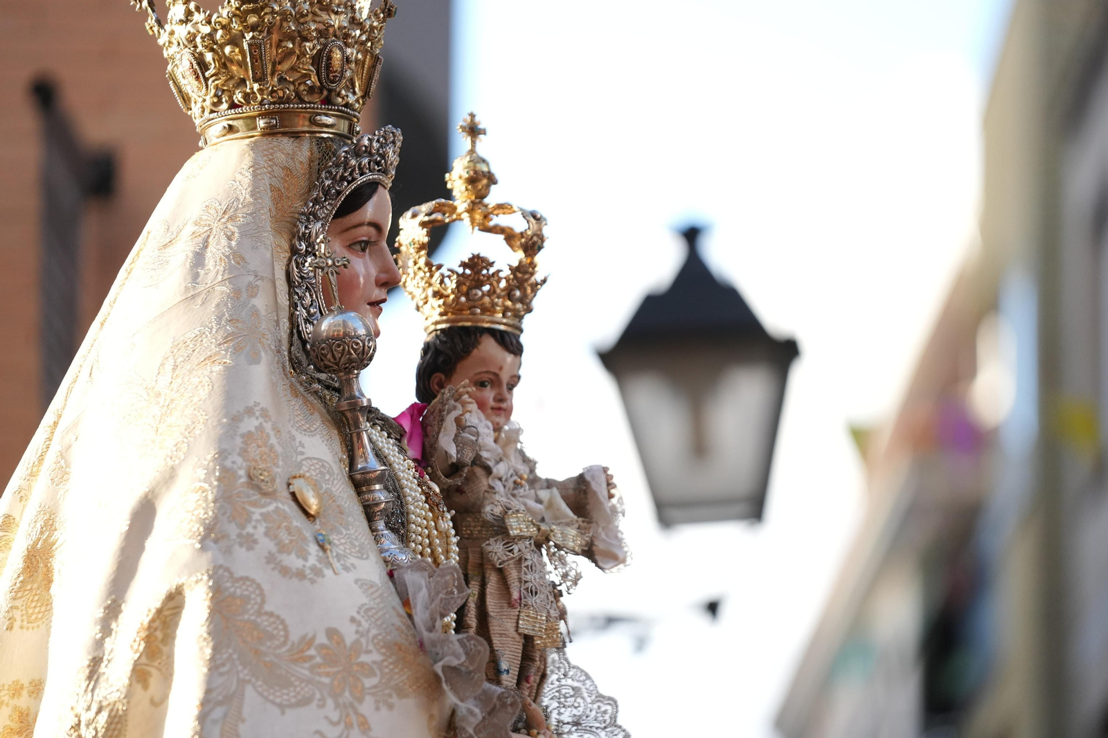 El traslado de la Virgen de Araceli en Lucena, en imágenes