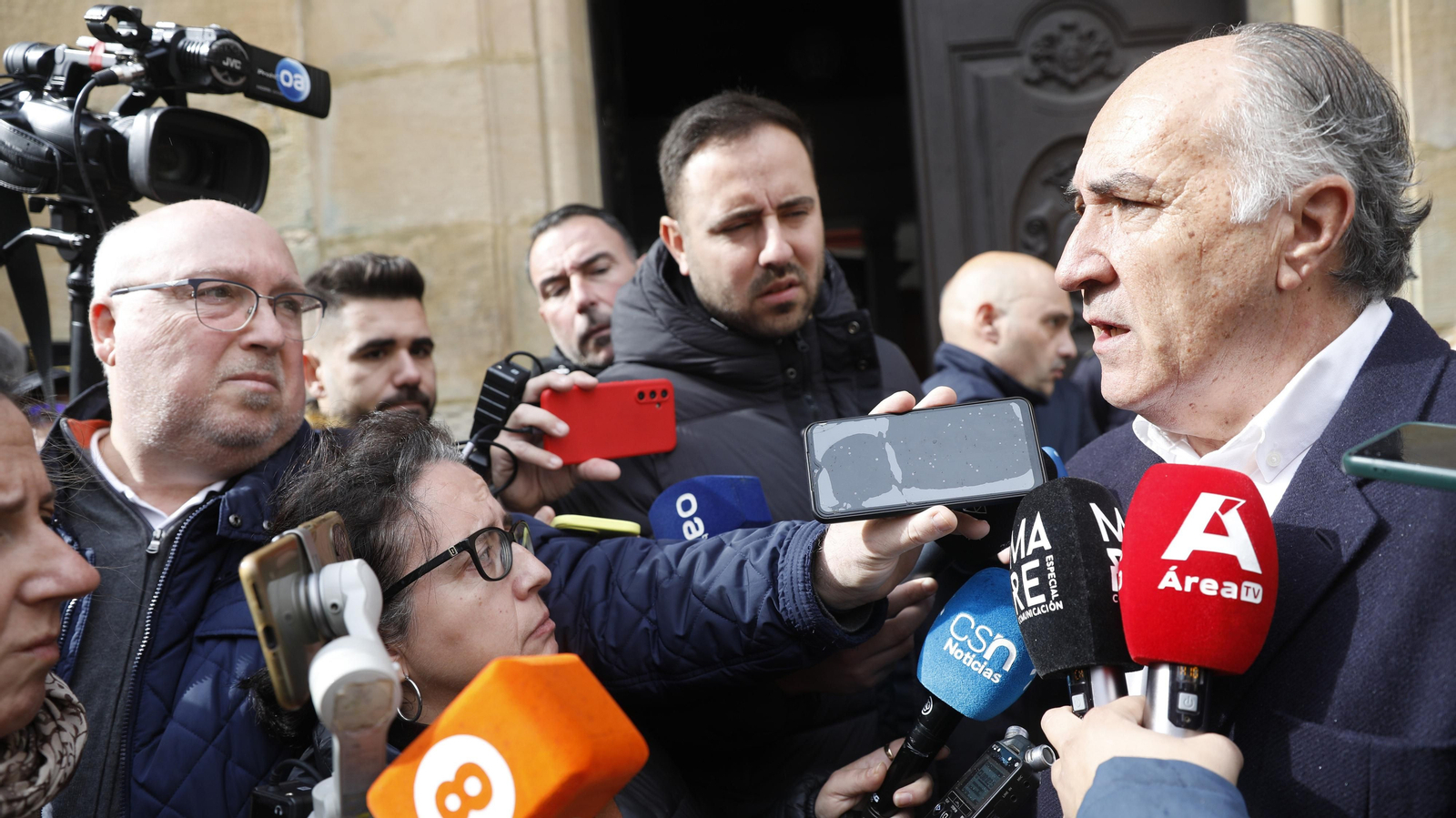 Las fotos de la concentración silenciosa por la muerte de dos guardias civiles en Barbate