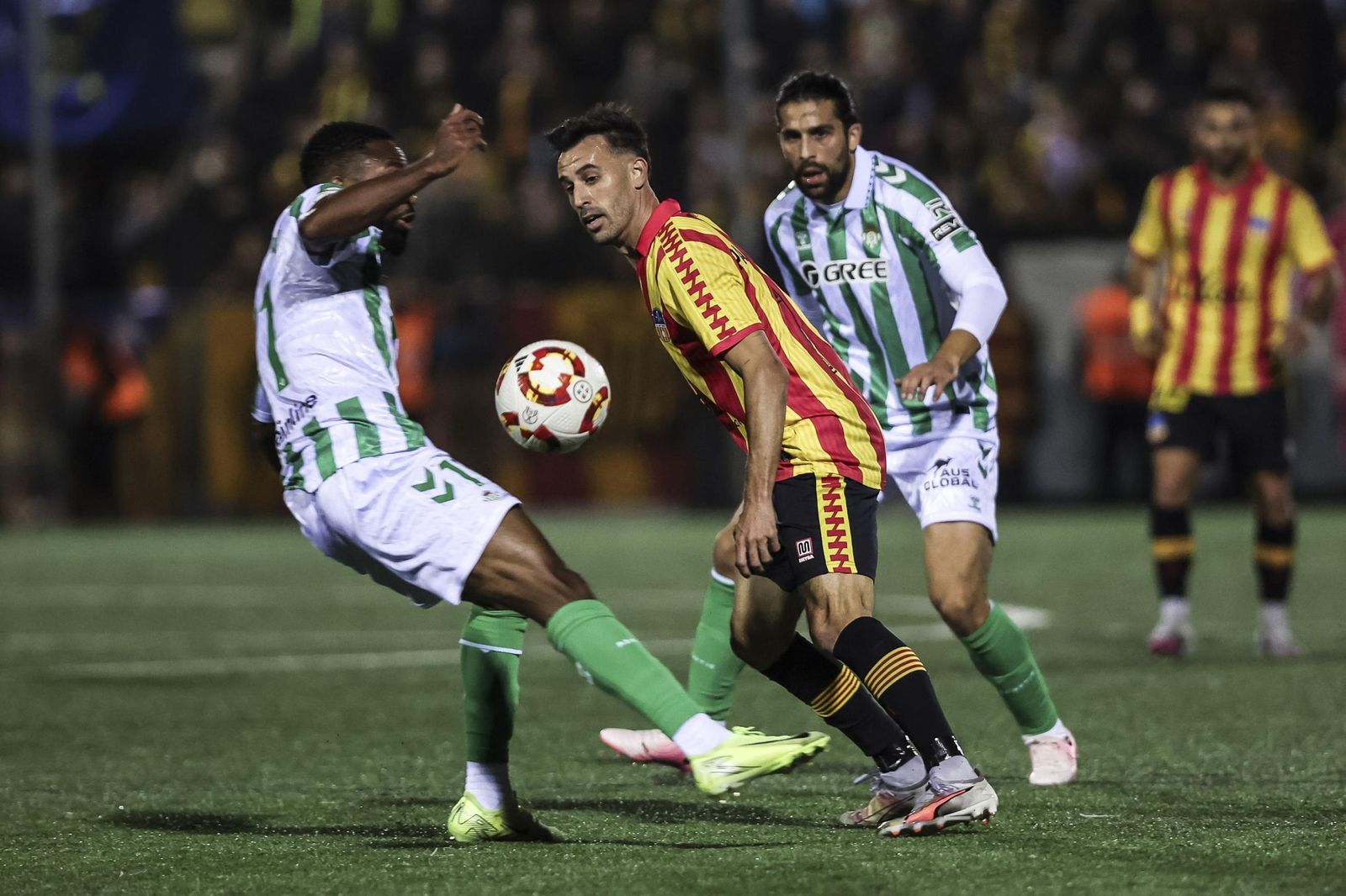 Las fotos del Sant Andreu - Betis de Copa del Rey