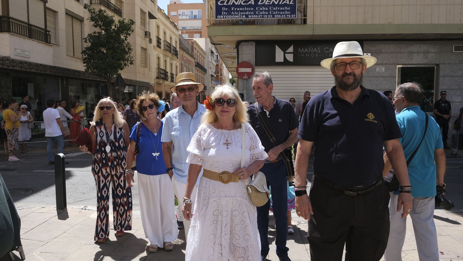 Imágenes de la ofrenda floral a la Virgen del Mar. Feria de Almería 2022