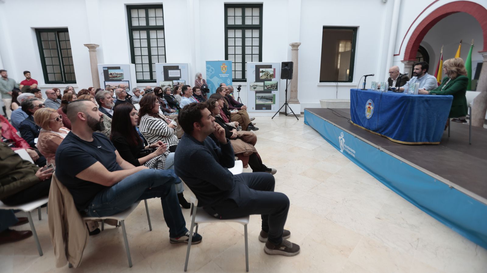 Inauguración de la exposición "Pasen y Lean" y presentación del libro Hominis Oblitus de Enrique Martínez