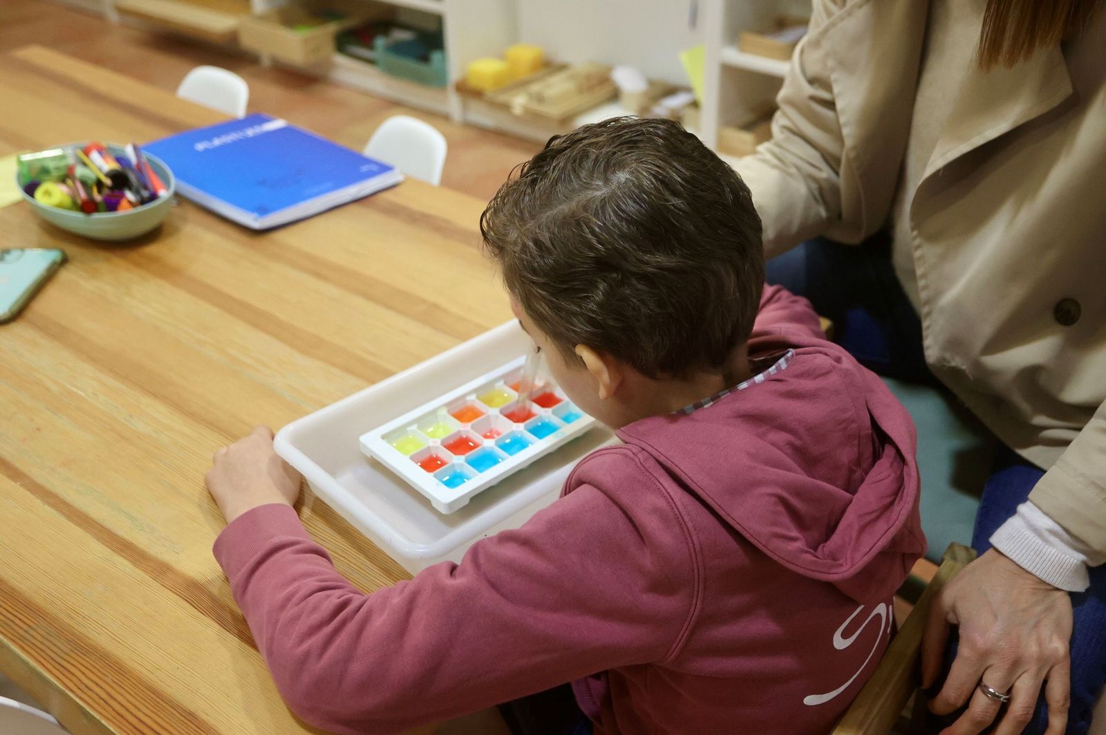 Manuel durante una terapia en horario extraescolar.