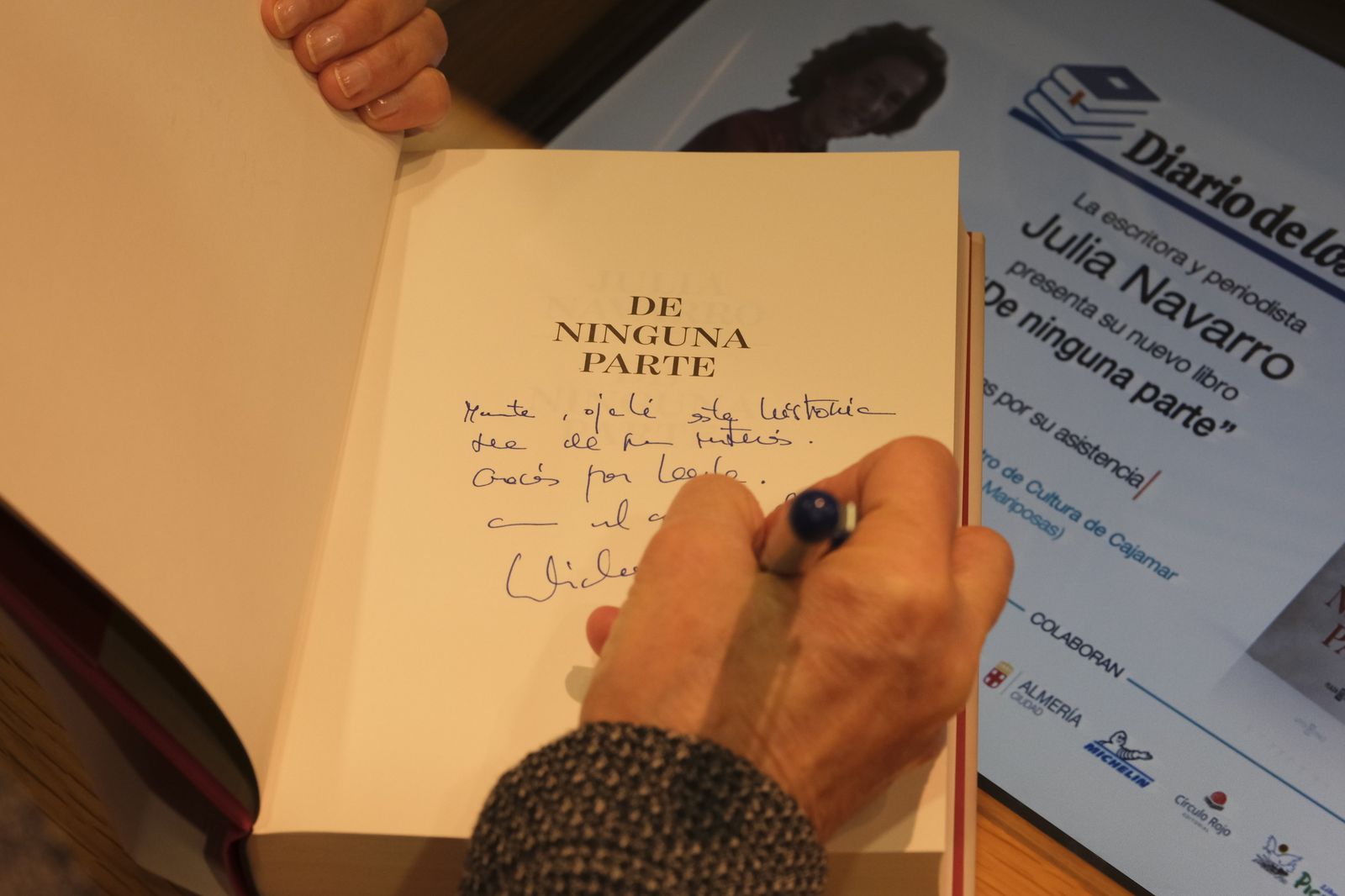 Fotogalería Diario de los Libros, con Julia Navarro. Almería