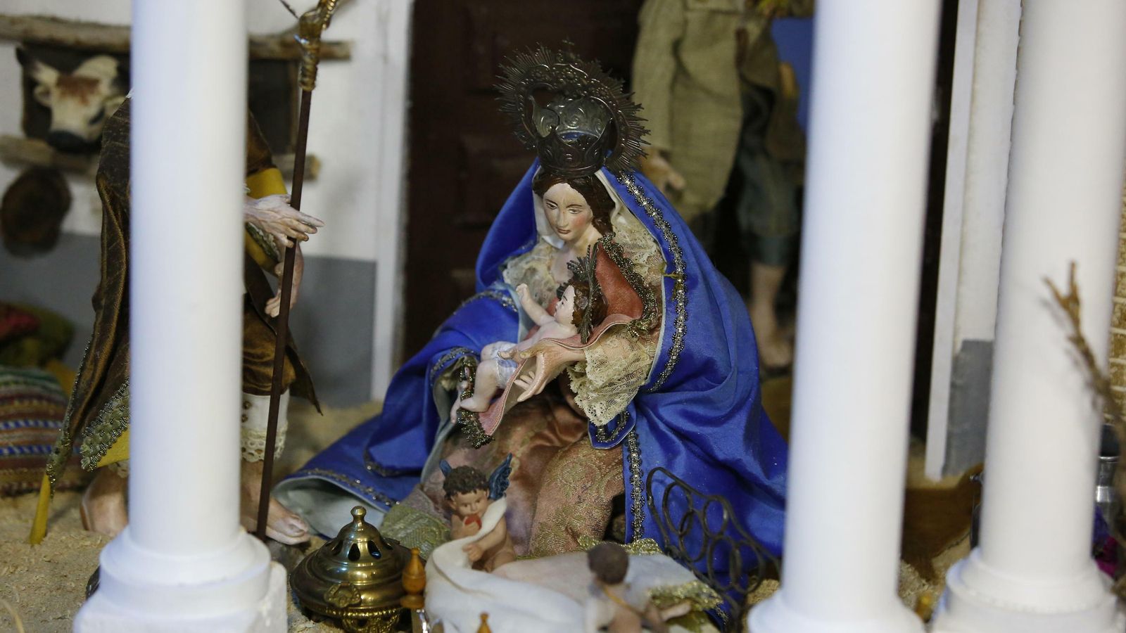 Figuras napolitanas de la Hermandad del Vía Crucis.