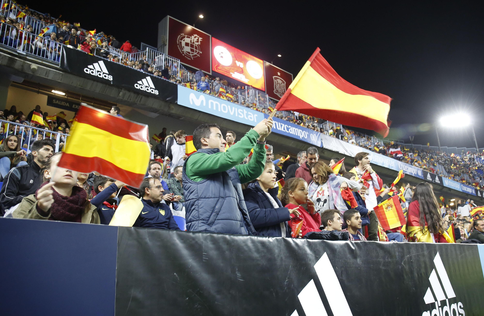 Público en el último partido de España en La Rosaleda. Público en el último partido de España en La Rosaleda.