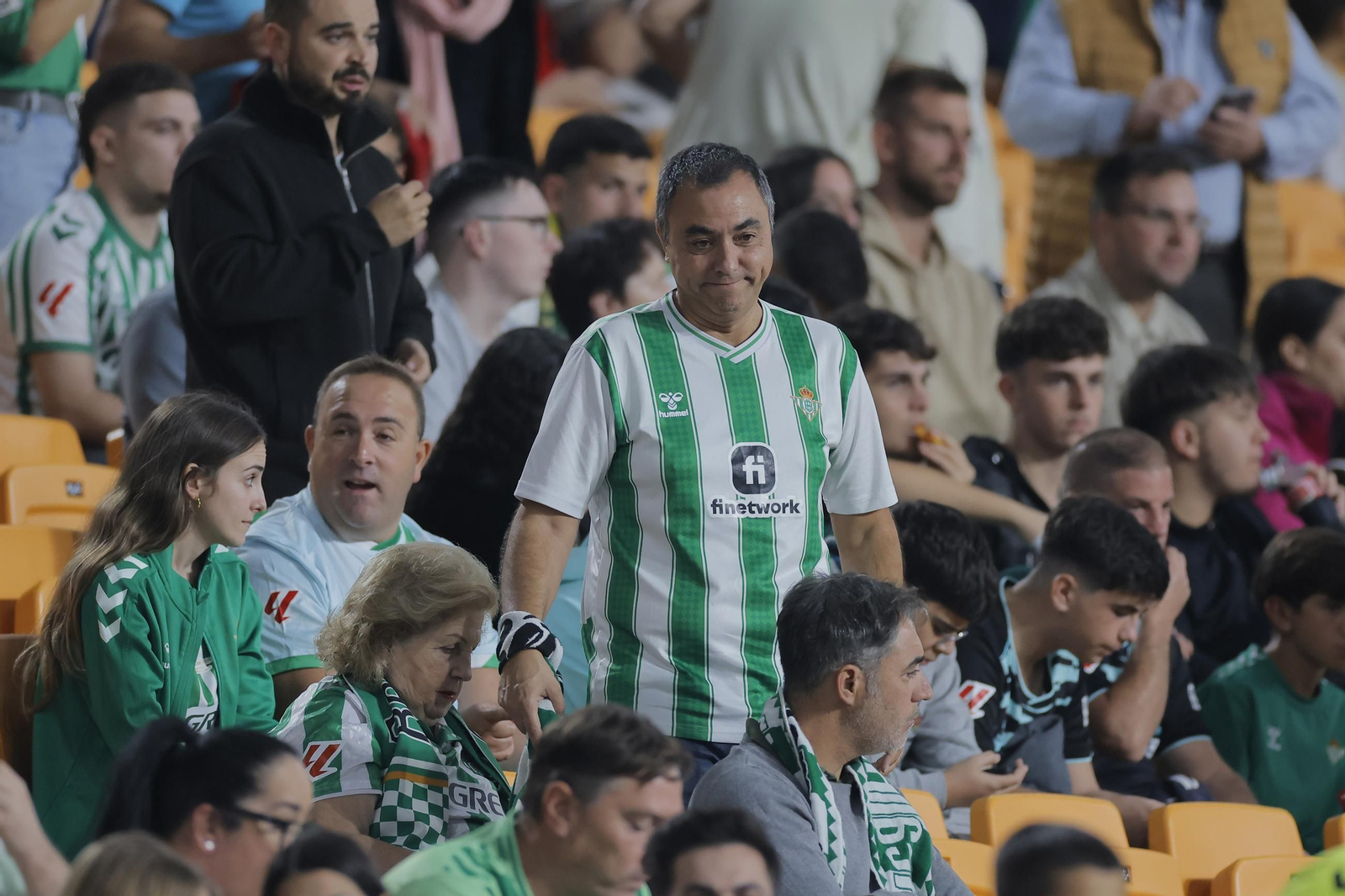 Búscate en las fotos del Betis - Mallorca