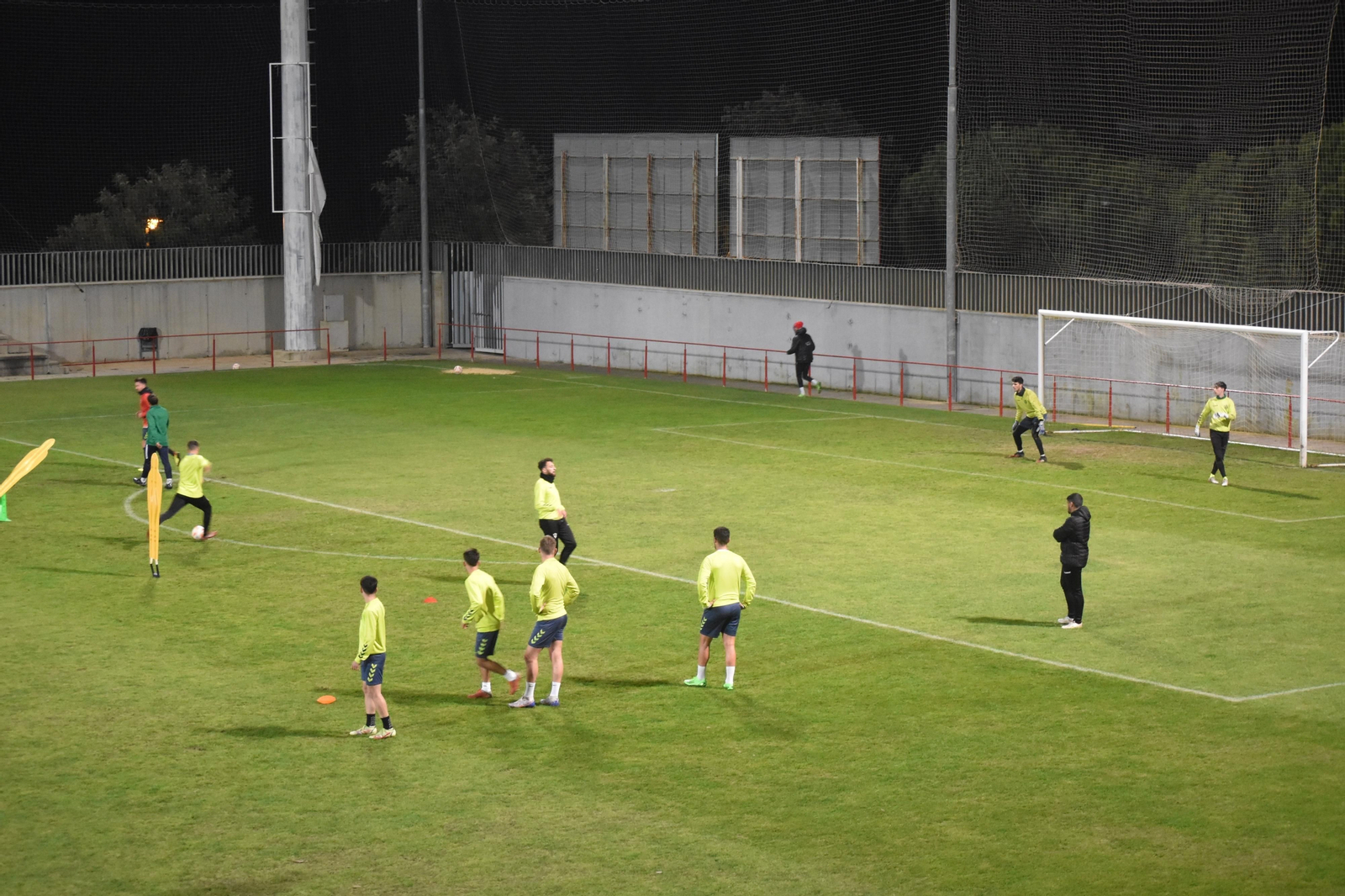 AD Cartaya durante un entrenamiento preparando el duelo ante el Rota.