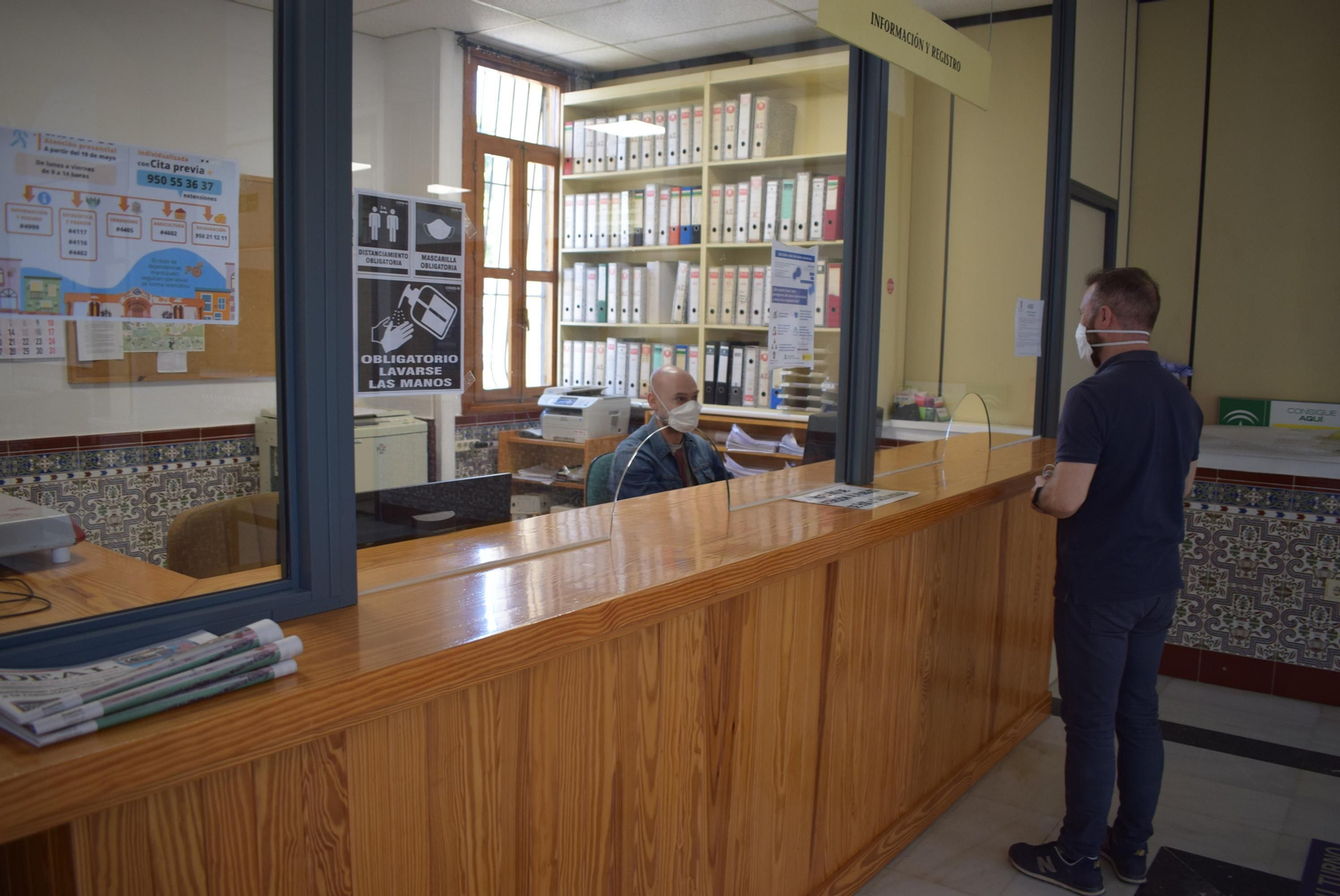 El Ayuntamiento de Vícar realiza las primeras atenciones presenciales a los vecinos en la desescalada