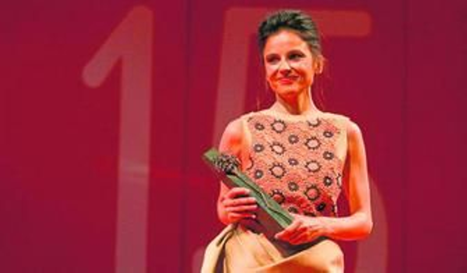 Elena Anaya recibió ayer el Premio Málaga en una gala celebrada en el Teatro Cervantes.