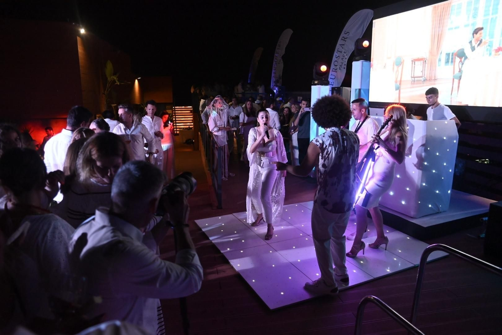 Las mejores fotos de la Fiesta Blanca de la terraza del Eurostars Palace de Córdoba