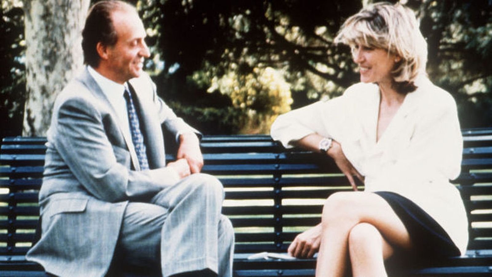 Selina Scott con don Juan Carlos en una entrevista para el reportaje de 1992