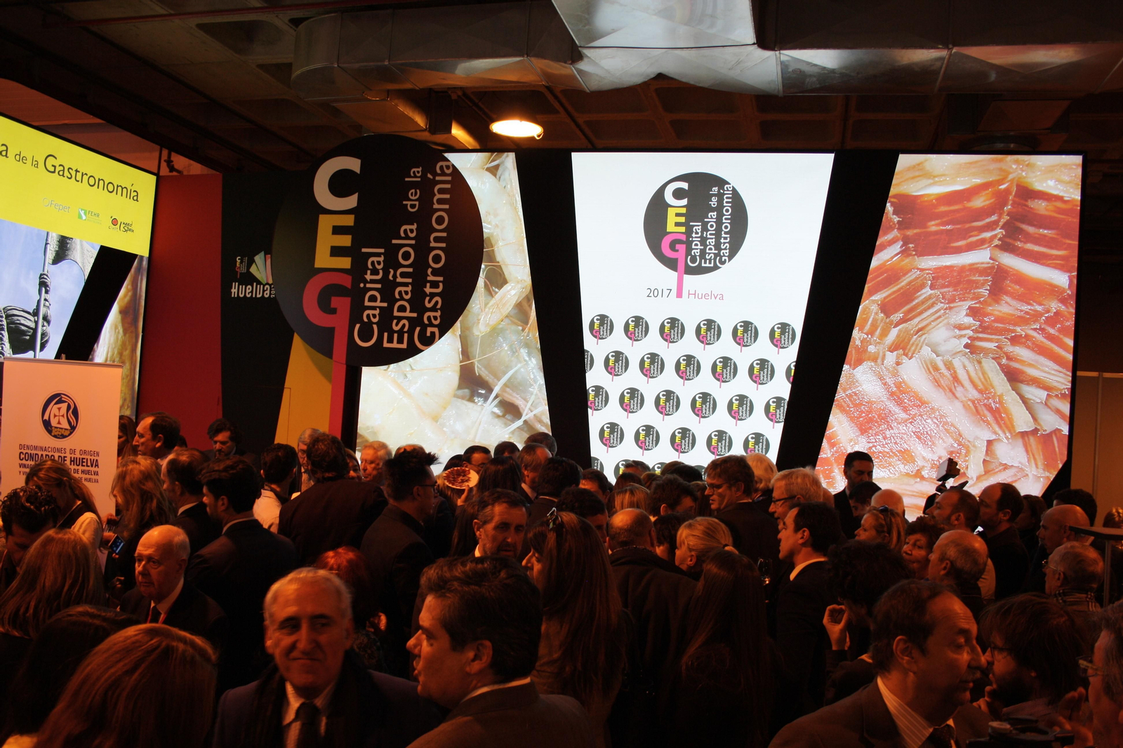Huelva exhibe sus potencialidades como Capital Gastronómica en Fitur.