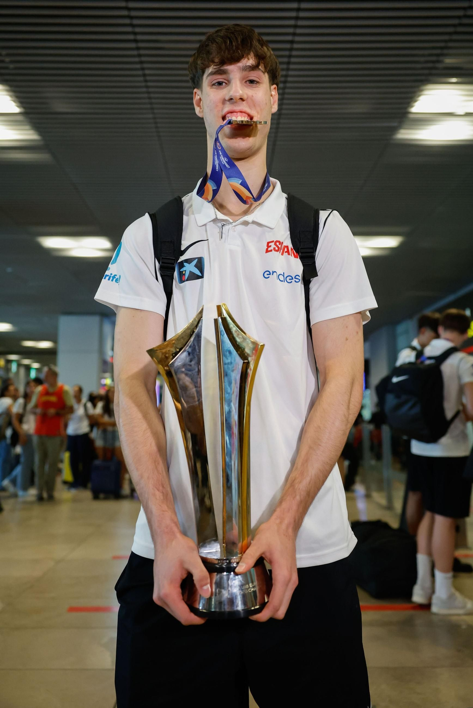 Guille del Pino posa con el oro.