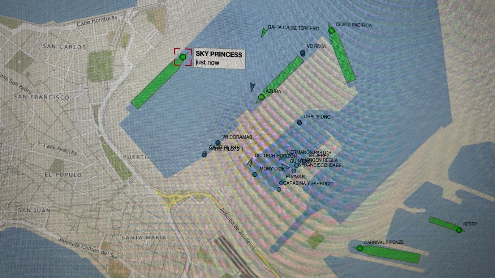 Imagen  de un plano en el que se puede observar la ubicación de los tres cruceros presentes hoy en el puerto de Cádiz