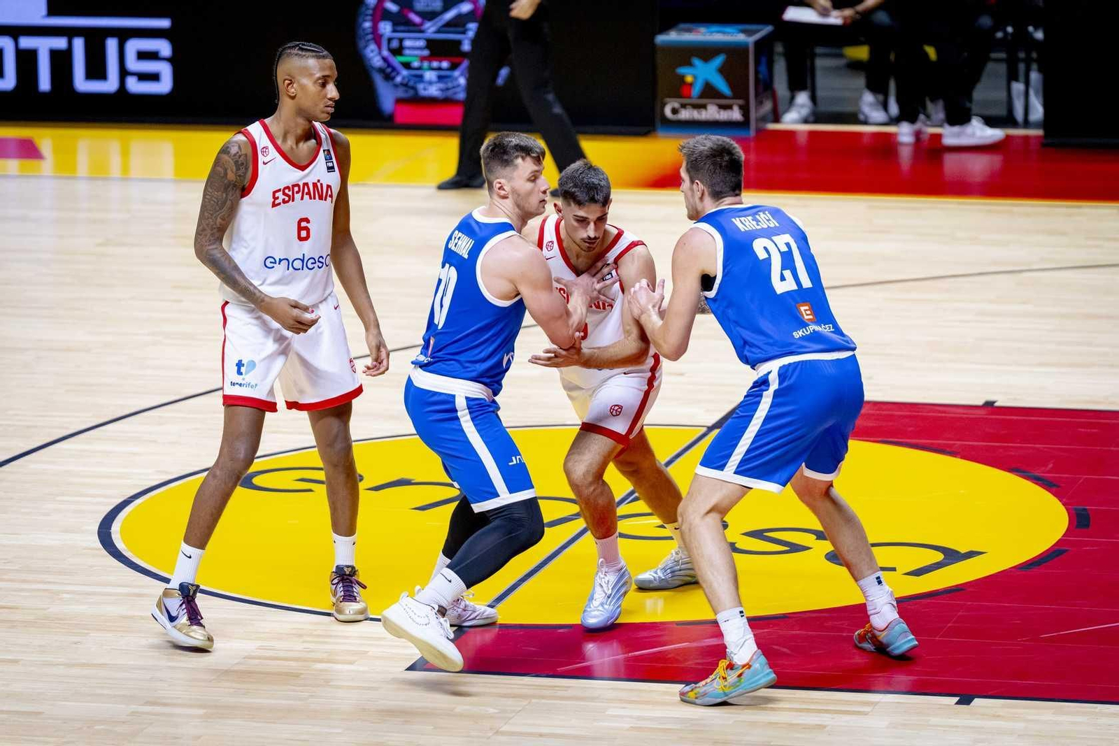 España B-República Checa, en fotos