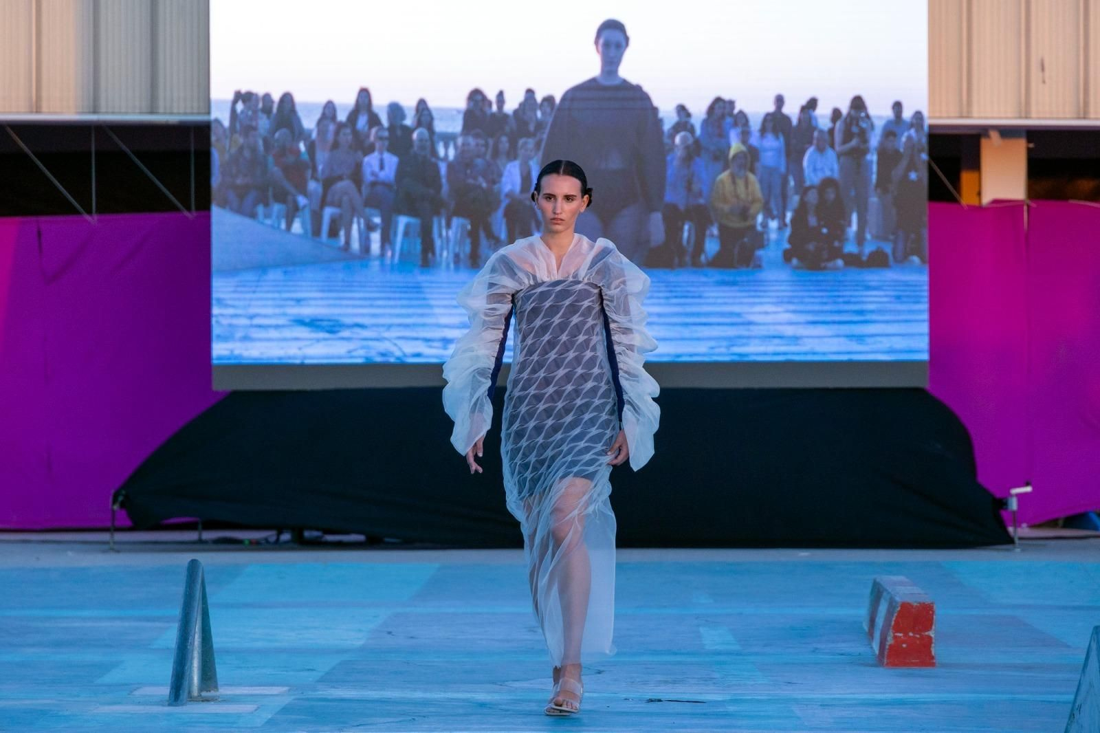 Imágenes  del LUX Fashion Show de la Escuela de Arte de Cádiz