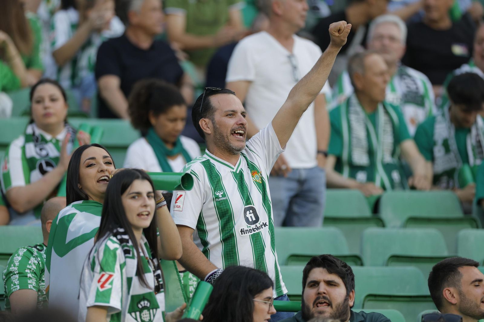 Búscate en las fotos del Betis - Fiorentina