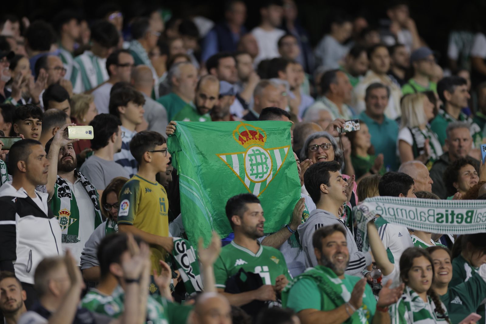 Búscate en las fotos de Betis-Getafe