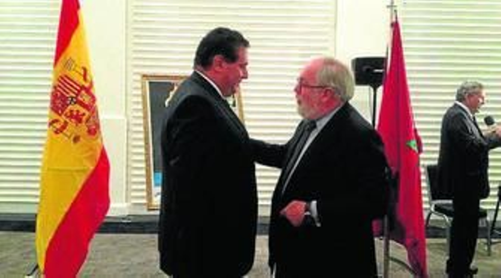 Arias Cañete y Aziz Akhanouch.