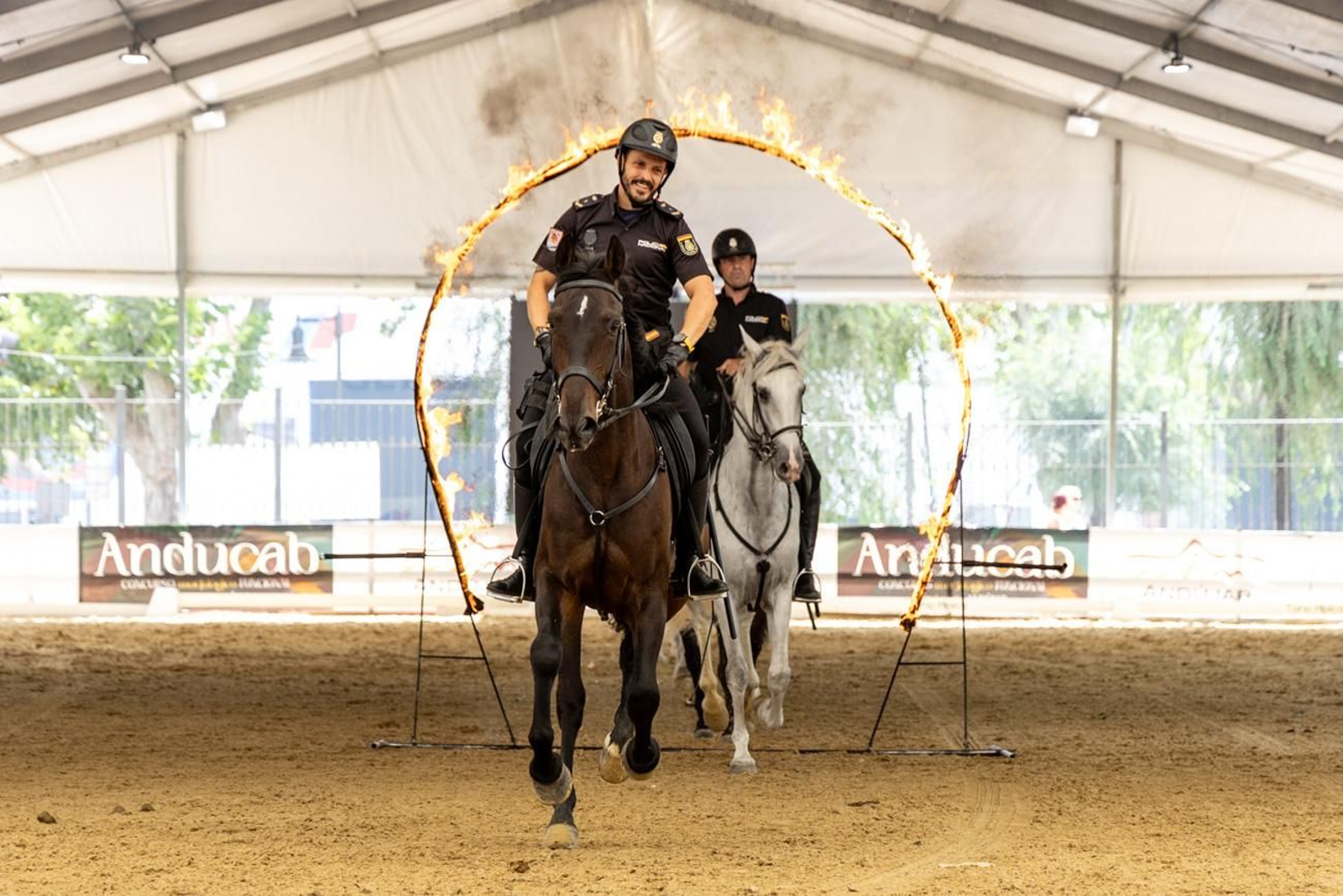 Anducab rinde homenaje a la unidad de caballería de la Policía Nacional