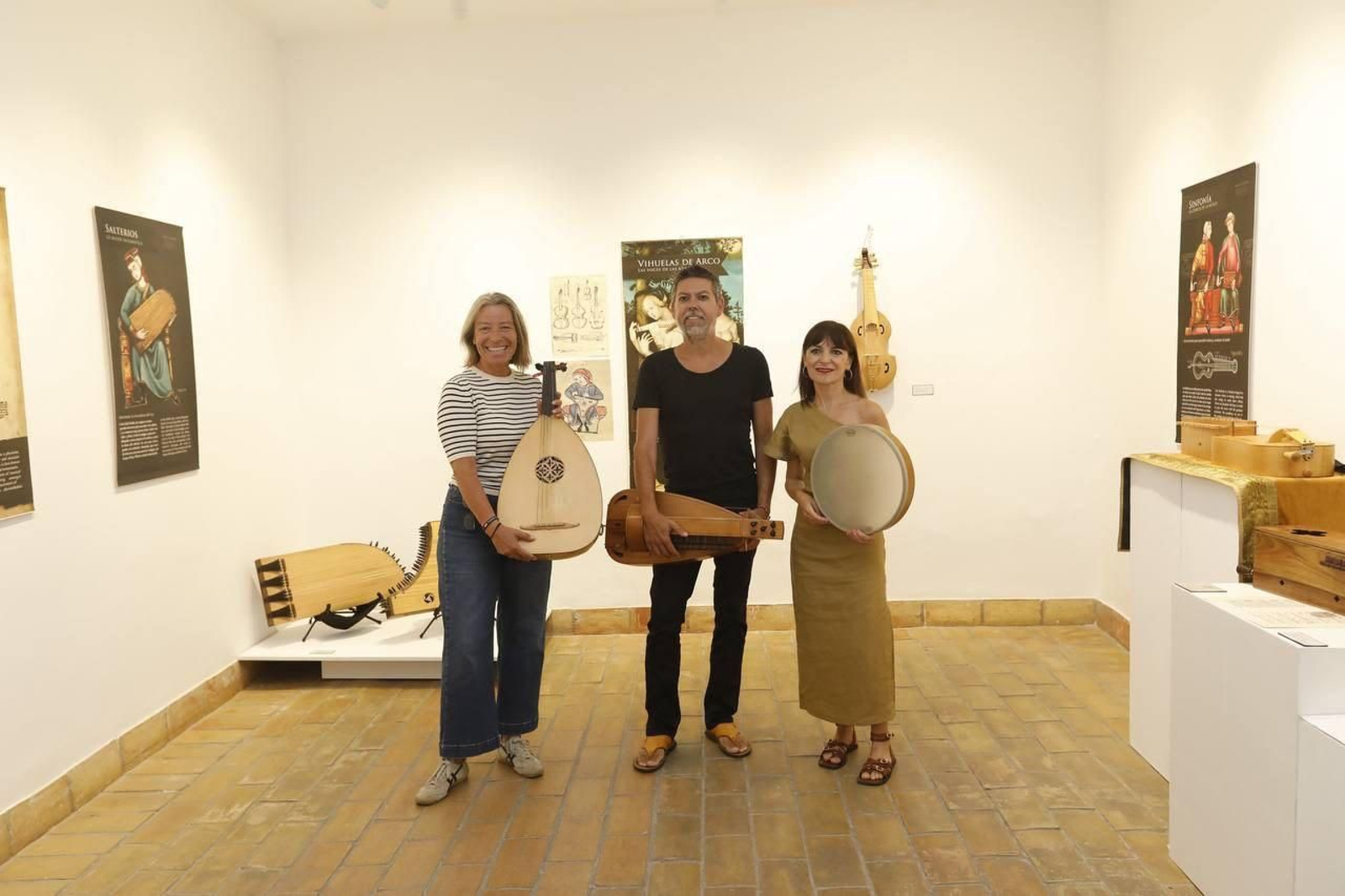 Isabel Albás, Emilio Villalba y Sara Marina.