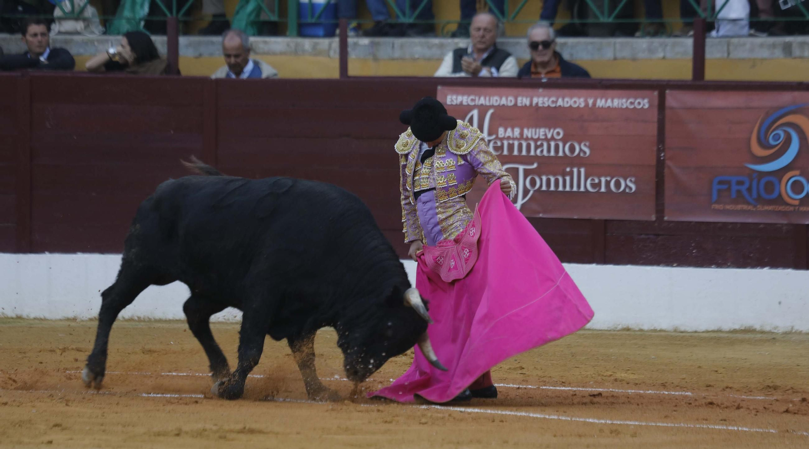Las fotos de la novillada final de las escuelas taurinas de Cádiz, en La Línea