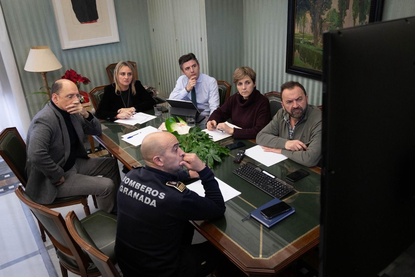 Reunión en el Ayuntamiento de Granada para la Coordinación de Emergencias, presidida por la alcaldesa, Marifrán Carazo