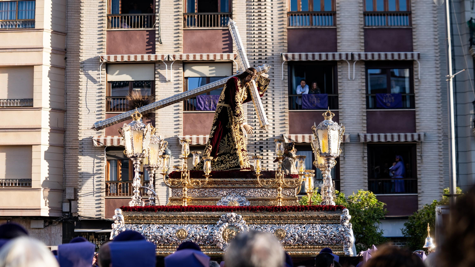 Viernes Santo en Lucena: devoción absoluta por el Nazareno
