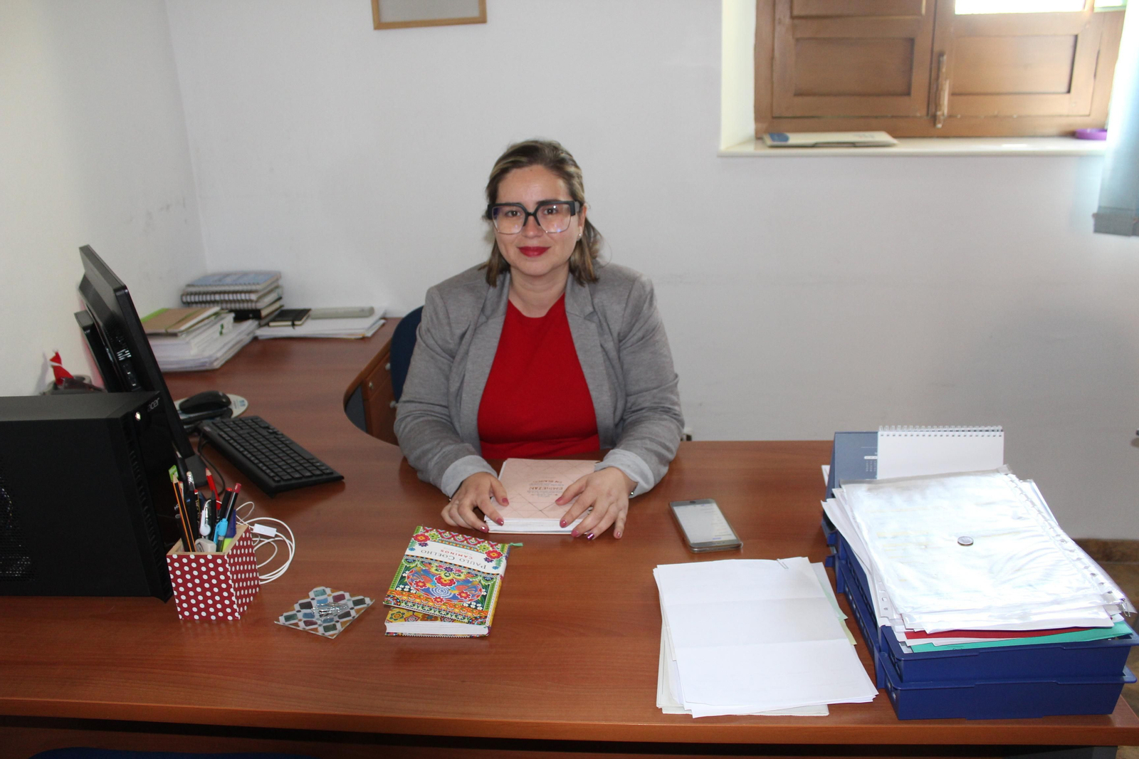 Maribel Alarcón, concejal de Hacienda de Cuevas del Almanzora, en su despacho.