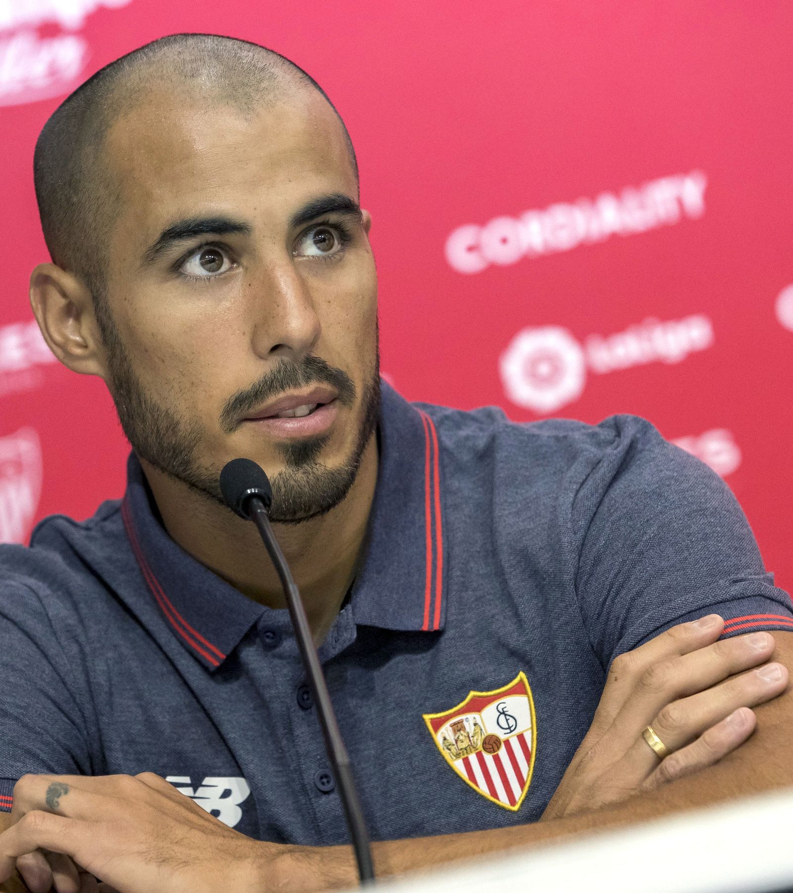 Pizarro, en la sala de prensa del Sevilla.