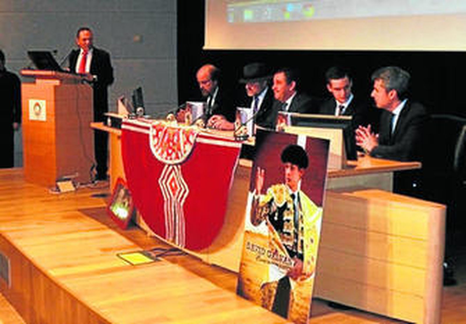 Momento de la presentación del libro sobre David Galván.