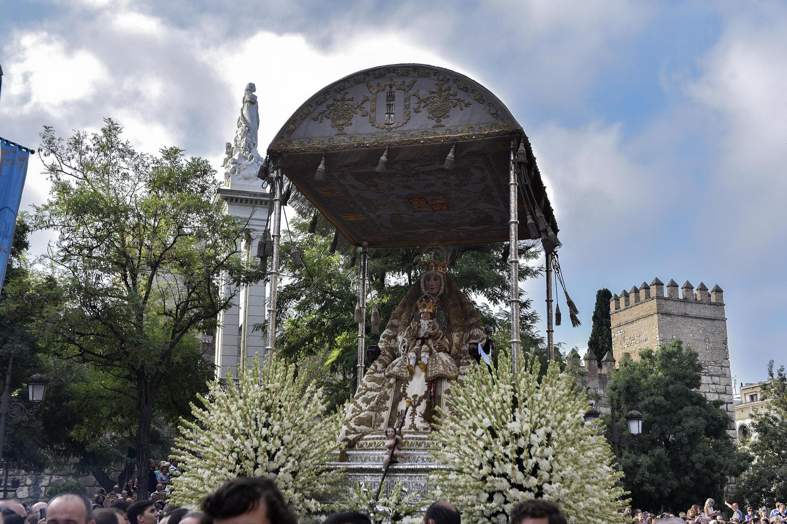 La procesión de la Virgen de los Reyes, en imágenes
