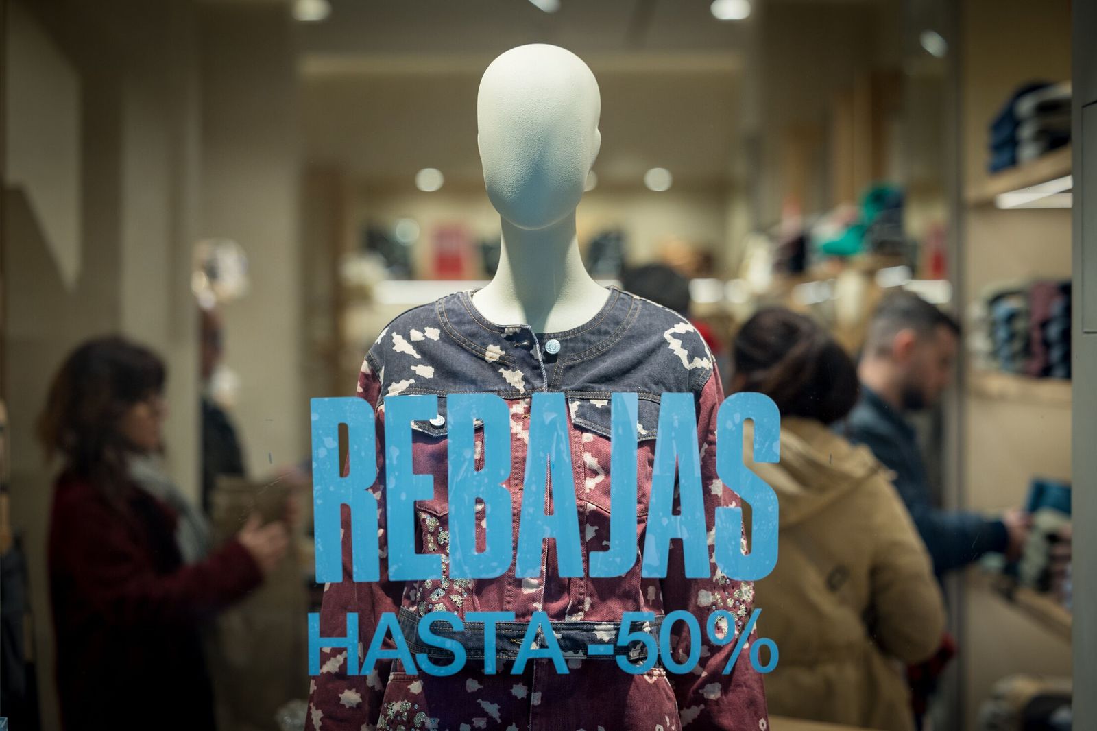 El sector textil empieza fuerte esta temporada de rebajas, con descuentos del 50%.