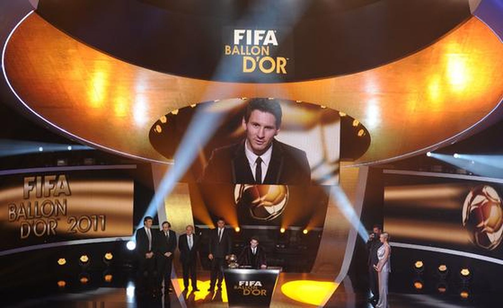 Lionel Messi logra su tercer Balón de Oro con 24 años. / AFP